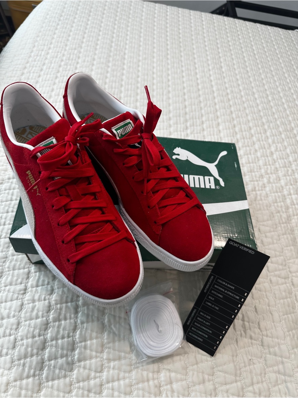Puma Suede Classic XXI Men Size 10 Sneakers Red/White NWT
